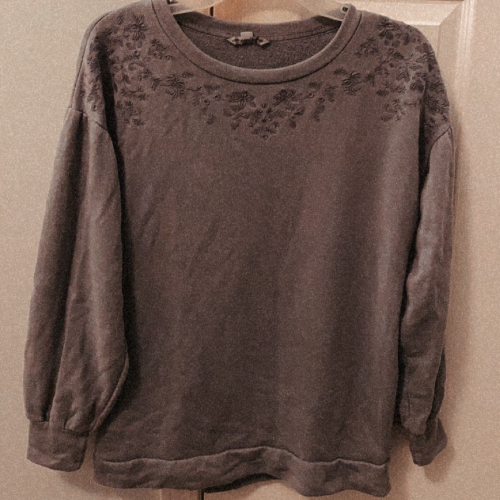 American Eagle Sweater